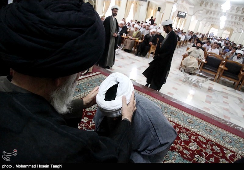 مراسم عمامه گذاری طلاب