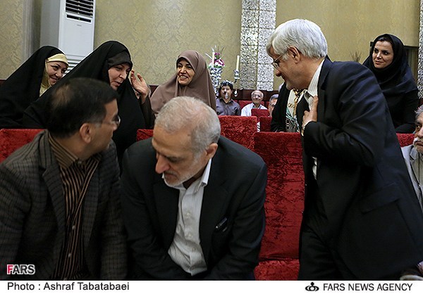 دیدار عارف با اعضای ستاد انتخاباتی