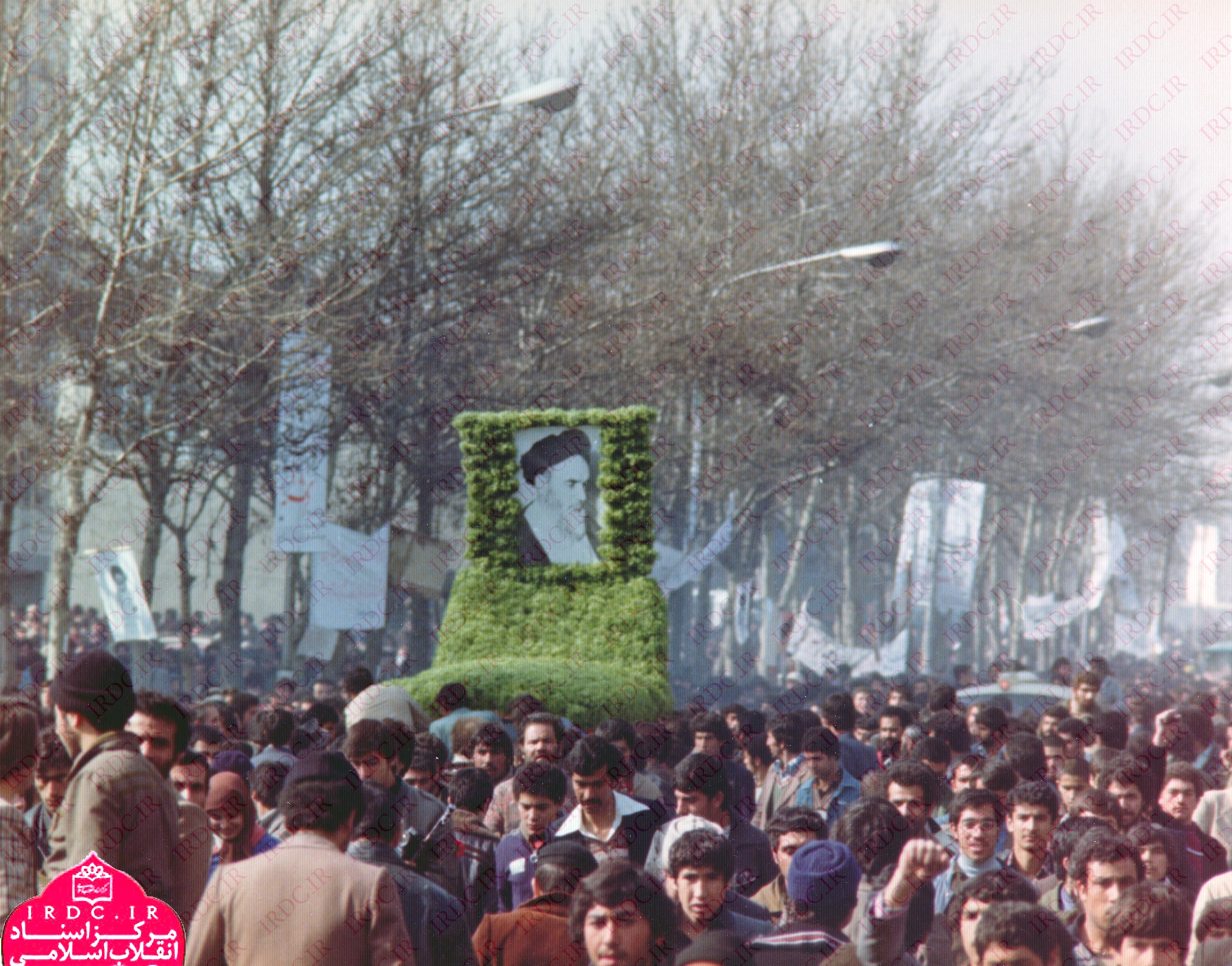 شور ملی ایرانیان در استقبال از امام به روایت از تصویر