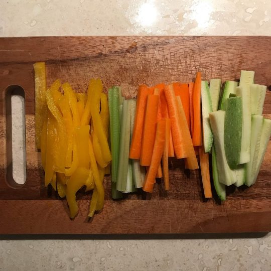طرز تهیه دیپ رژیمی و سبزیجات مرحله به مرحله