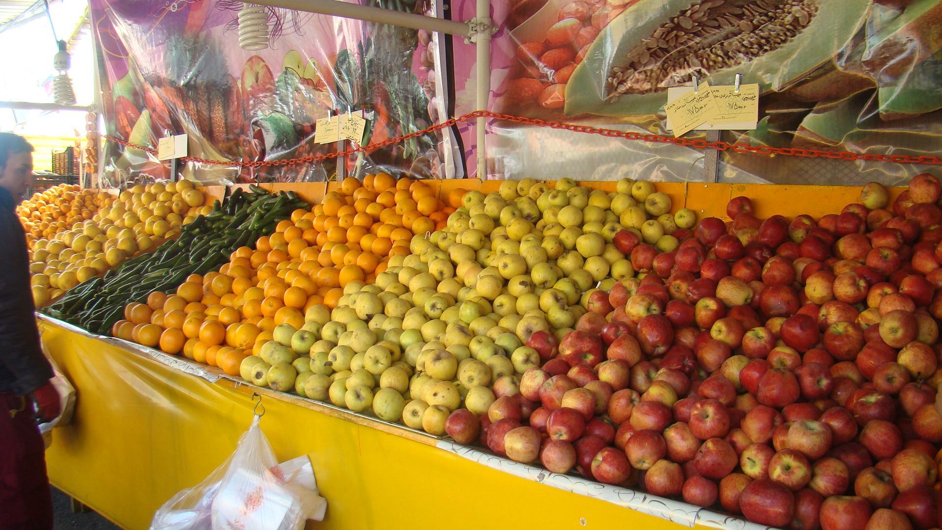 نگرانی در مورد کمبود و گرانی بازار میوه بی مورد است