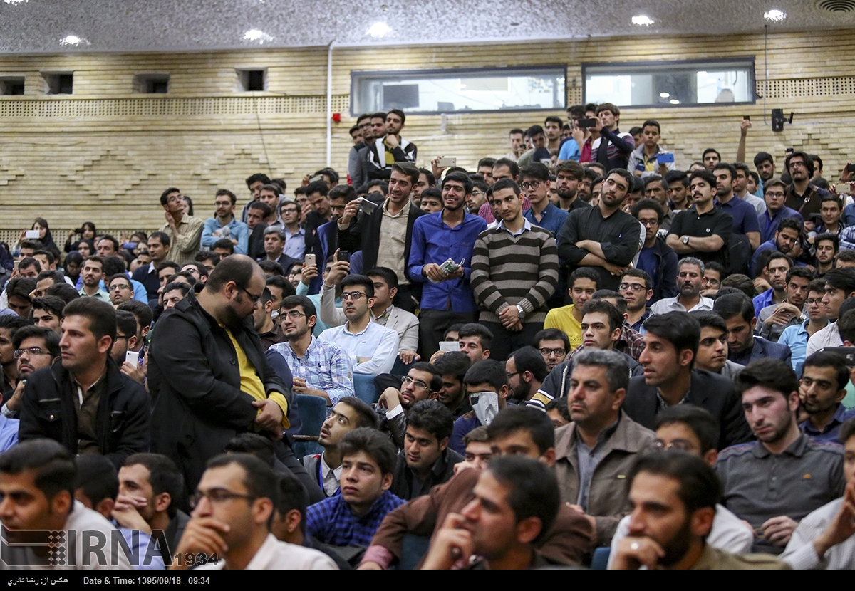 حواشی سخنرانی محمود صادقی در شیراز+تصاویر