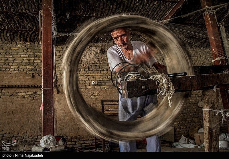 هنر نخ تابی دستی در مشهد