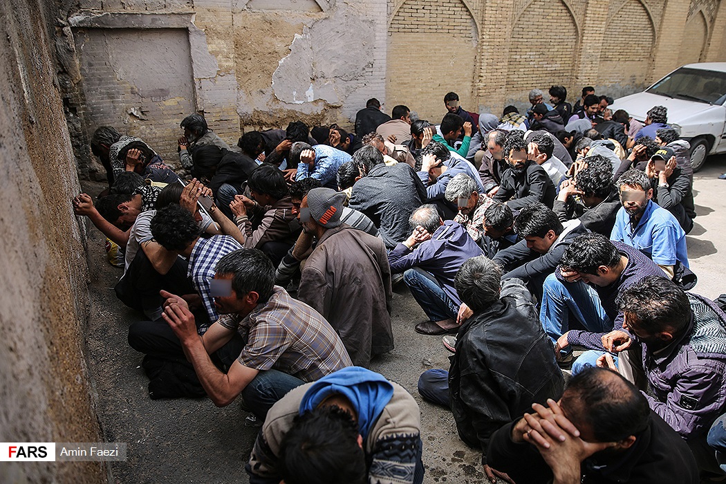 جمع آوری معتادان و کشف مواد محترقه در شیراز