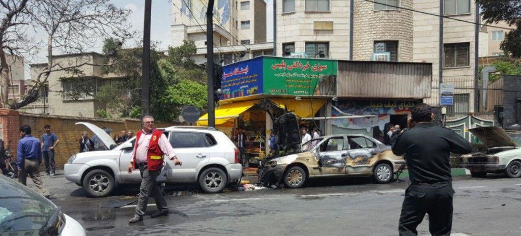 نشت بنزین و آتش سوزی در خیابان شریعتی تهران
