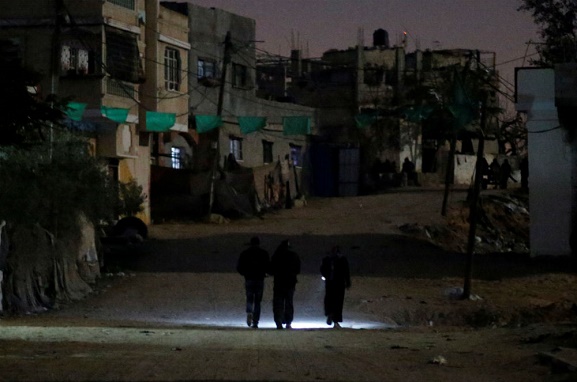 دستور عباس غزه را در آستانه فروپاشی و جنگ قرار داده است
