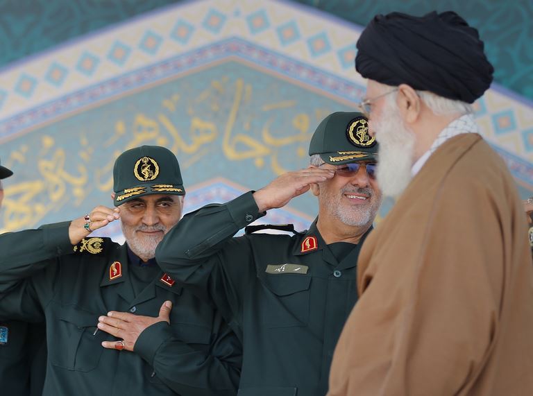 از کید دشمن غافل نشود/ آنها آرام نخواهند نشست