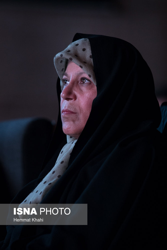 نمایش فیلم مستند فائزه هاشمی در زندان قصر