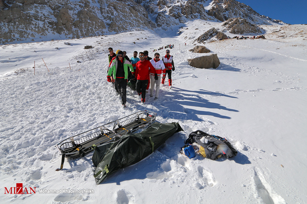 عملیات هلال احمر در جستجوی پیکر کوهنوردان