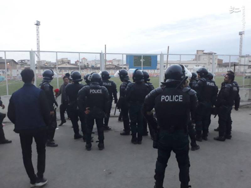 بازیکنان شیرازی در رختکن حبس شدند