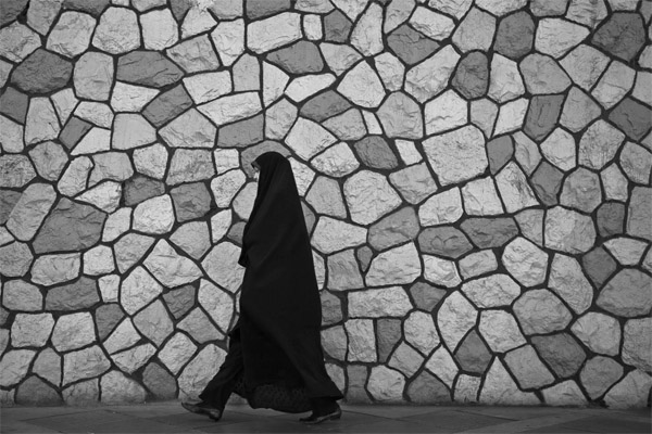 مردی که در دفاع از ناموساش کشته شود، شهید است مردی که در دفاع از ناموساش کشته شود، شهید است