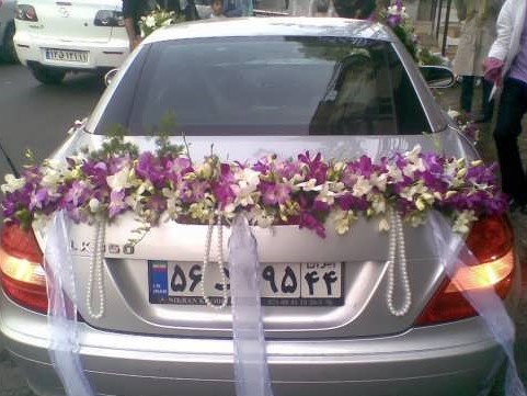 تزیین ماشین عروس با طرحهای زیبا و متفاوت تزیین ماشین عروس با طرحهای زیبا و متفاوت