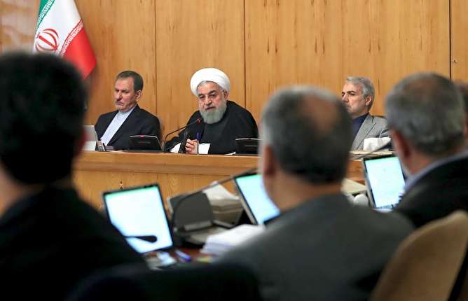 روحانی: روزنامه‌نگاران چرا واقعیت‌ها را نمی‌گویند/ چرا مردم را مأیوس می‌کنیم؟