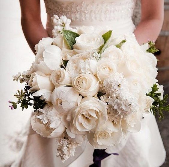 نمونه‌هایی از دسته گل عروس با رز سفید