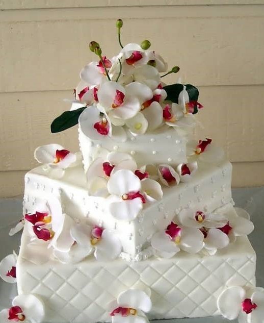 مدل کیک عروسی با تزیینات زیبا و جالب