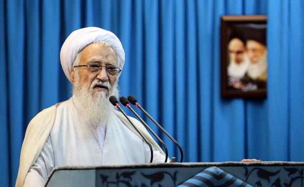 موحدی کرمانی: حالا که دلار ارزان شده، چرا کالا‌ها را ارزان نمی‌کنید؟