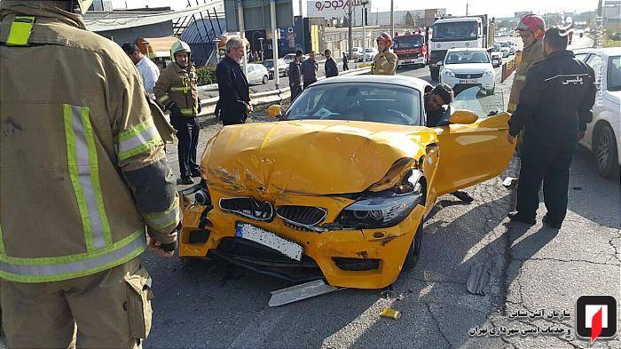 تصاویری از تصادف خودروی لاکچری در تهران