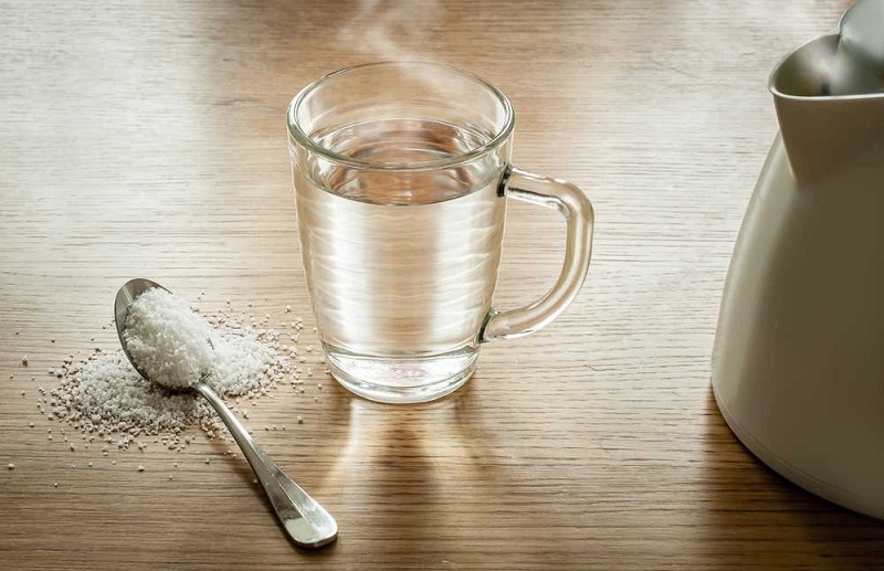 فواید اعجاب برانگیز نوشیدن آب نمک به صورت ناشتا و با معده خالی