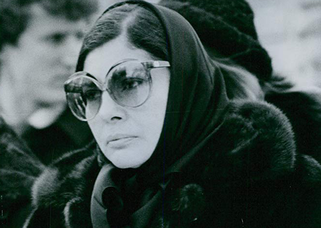 چرا ثریا، همسر دوم شاه مجبور به جدایی شد؟ + تصاویر چرا ثریا، همسر دوم شاه مجبور به جدایی شد؟ + تصاویر