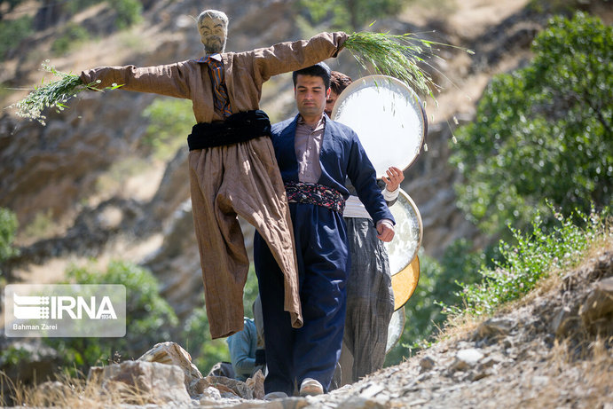 برگزاری جشن چله تابستان در روستای زردویی +عکس