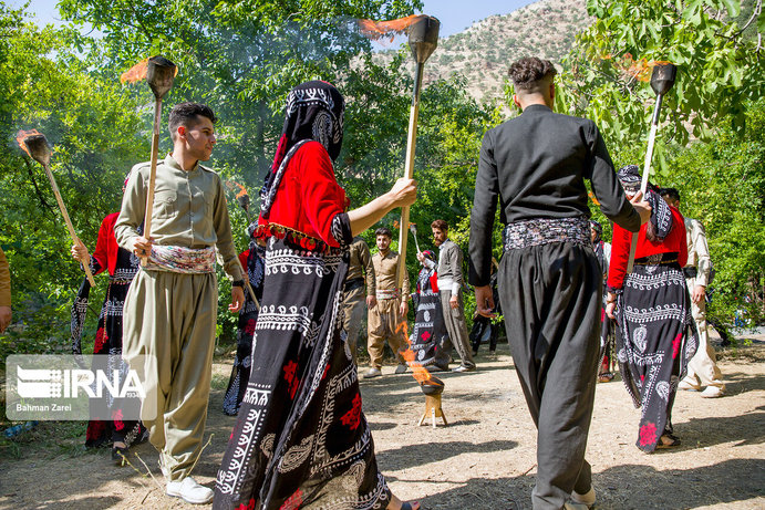 برگزاری جشن چله تابستان در روستای زردویی +عکس