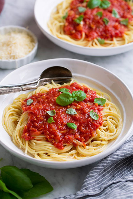 سس مارینارا خانگی برای اسپاگتی و انواع غذا‌ها