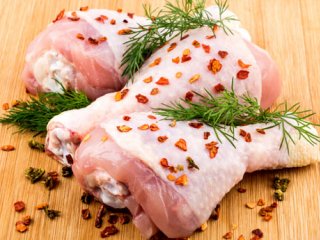 چند راهکار ساده برای از بین بردن بوی زهم مرغ و بوقلمون