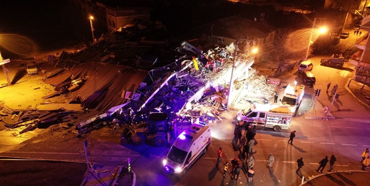 زلزله ترکیه| افزایش تلفات به حداقل ۱۸ کشته و ۵۰۰ مصدوم+تصاویر