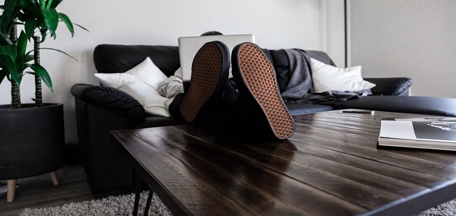 ۶ مدل کفش که با پوشیدن آن‌ها در محل کار احساس راحتی خواهید کرد