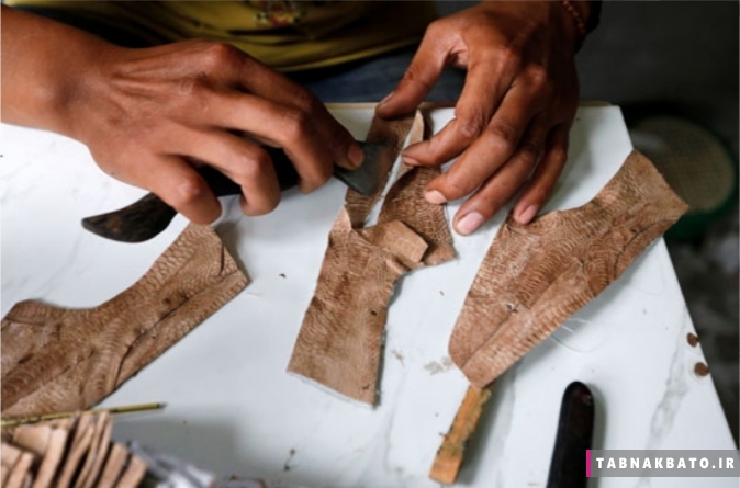 ساخت کفش از ماده‌ای عجیب در اندونزی+تصاویر