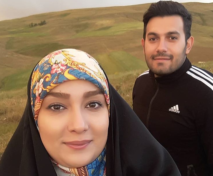 عکس/طبیعت گردی مجری خوش حجاب تلویزیون و همسرش