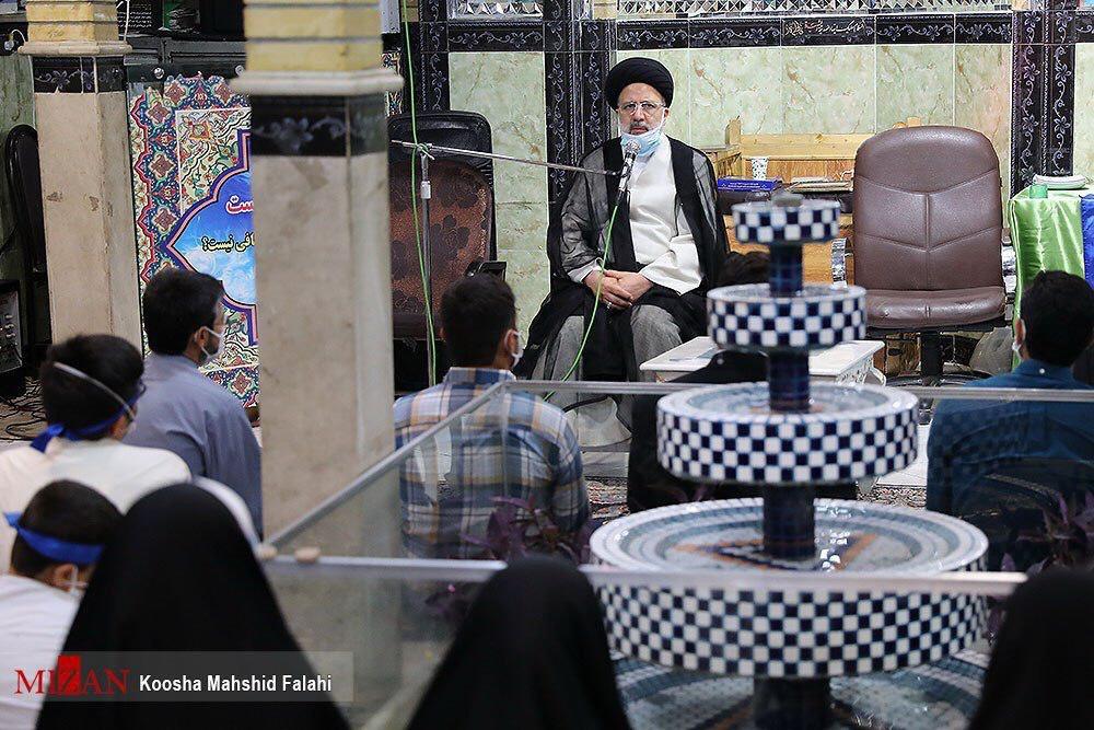 دیدار رییس دستگاه قضا با تعدادی از ایتام و خانواده‌های تحت پوشش یکی از مراکز فرهنگی و جهادی اطراف تهران