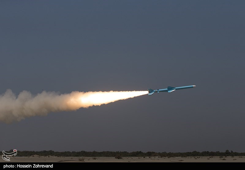 شلیک موشک قادر در رزمایش ذوالفقار ۹۹ ارتش