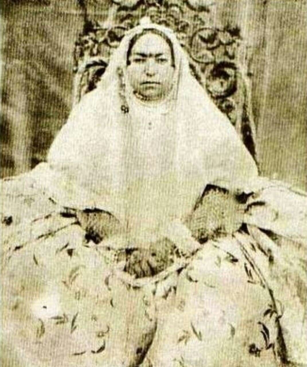 ملک‌نسا خانم