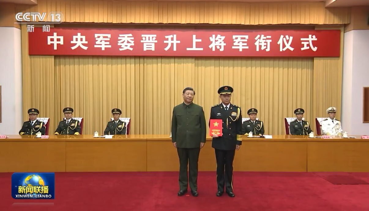 فرمانده جدید نیروهای موشکی هسته ای چین معرفی شد+ عکس