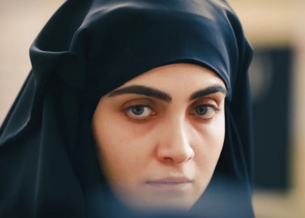 آشنایی با الناز ملک، ستاره نوظهور سریال زخم کاری
