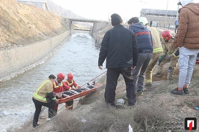 سقوط ۲ مرد به کانال آب در حاشیه بزرگراه امام علی+ تصاویر
