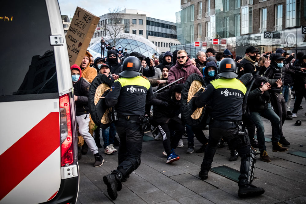 تظاهرات علیه محدودیت های کرونایی در هلند