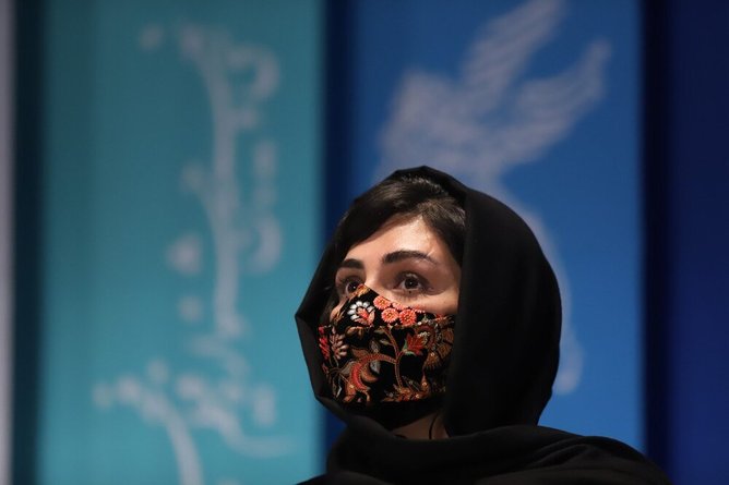 ماسک متفاوتی که باران کوثری به صورت داشت+عکس