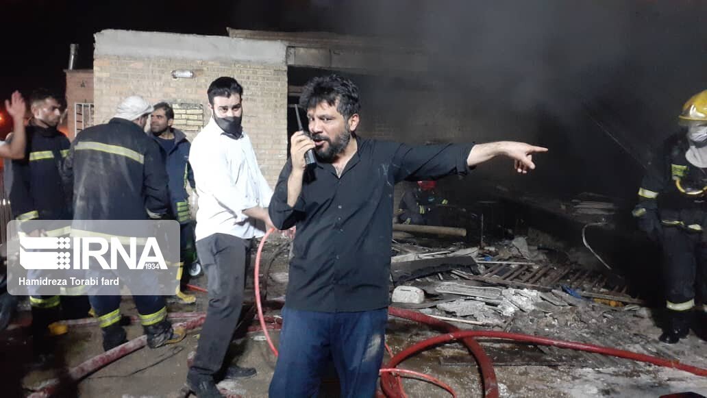 آتش سوزی انبار الکل در منطقه عامری اهواز
