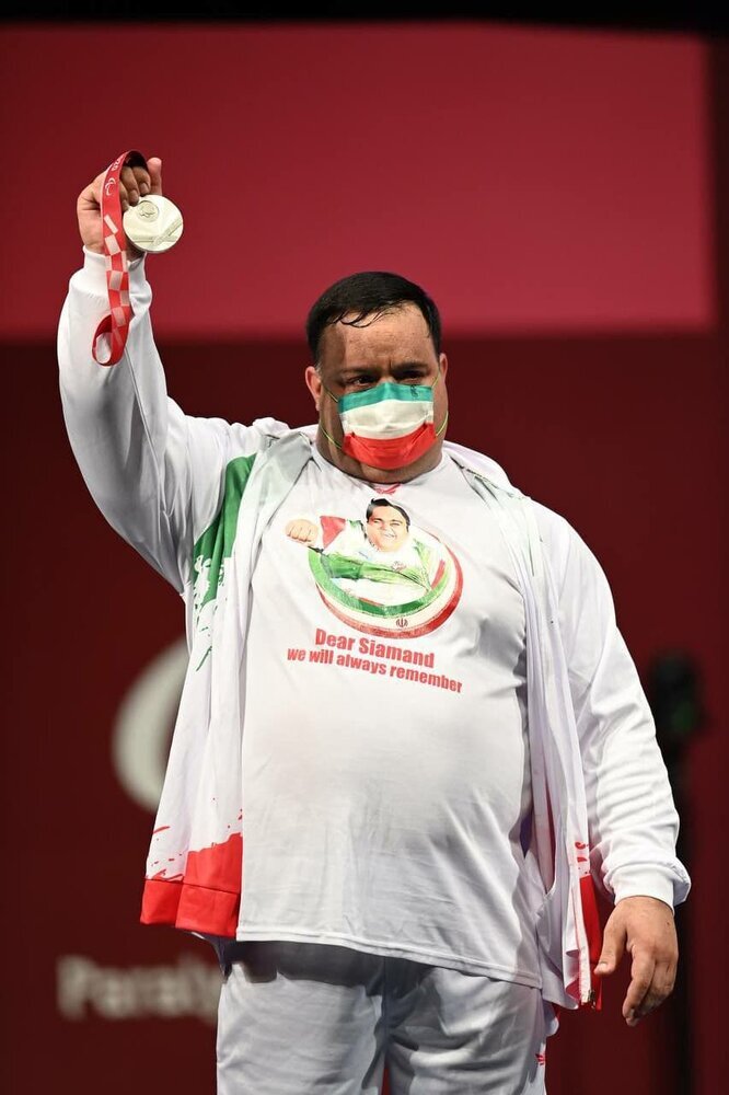 قاب‌های ماندگار از لحظه اهدای مدال نقره پارالمپیک به پورمیرزایی