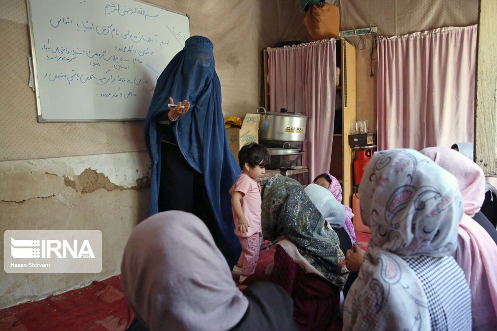 تحصیل دختران در کابل با وجود محدودیت‌ها
