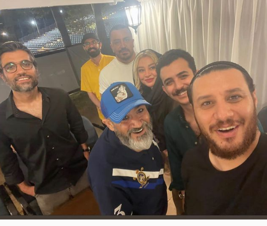 سلفی جدید جواد عزتی از پشت صحنه «سی صد»+ عکس سلفی جدید جواد عزتی از پشت صحنه «سی صد»+ عکس