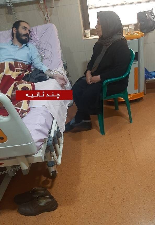 دیدار حسین رونقی با مادرش