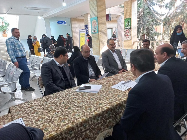 حضور مدیرعامل بانک ملت در میز خدمت وزارت اقتصاد همزمان با سفر رئیس‌جمهور به استان یزد + تصاویر