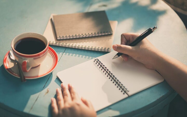بنویس اتفاق می افتد