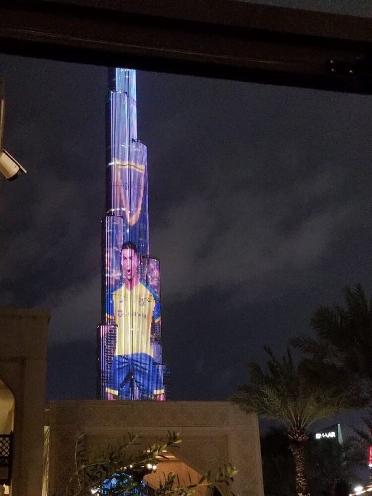 عس رونالدو روی برج خلیفه