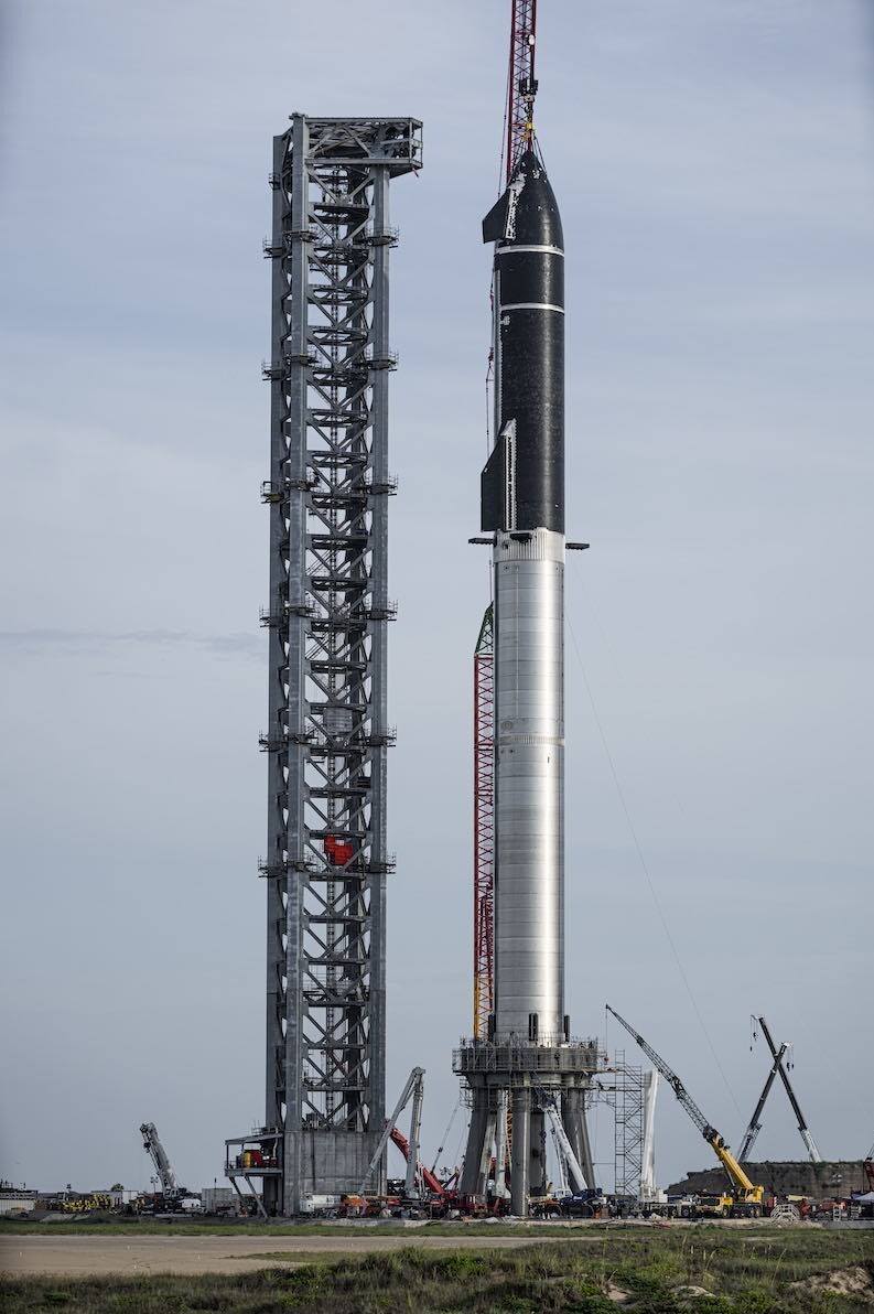 قوی ترین موشک جهان روی سکوی پرتاب+ تصاویر