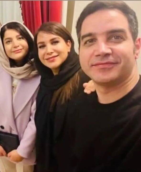 سلفی تماشایی محسن یگانه در کنار دو خواهرش+ عکس